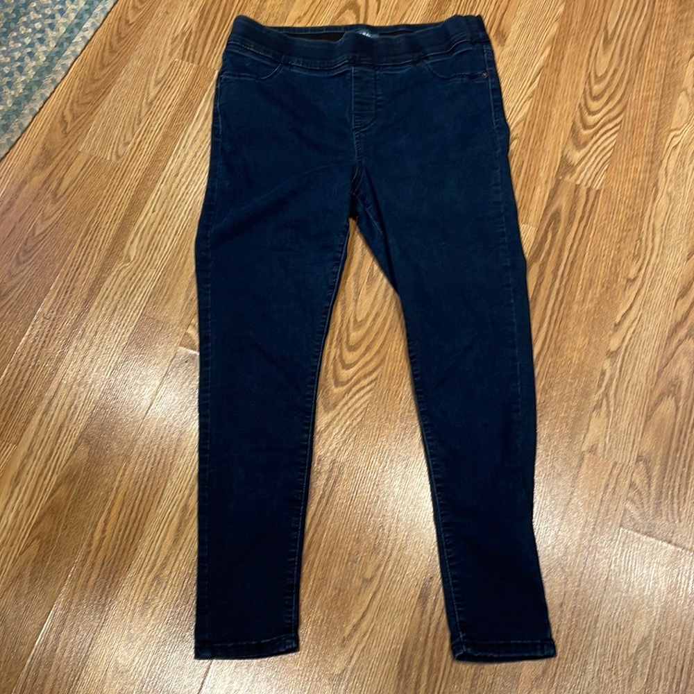 Old Navy, Navy blue skinny jeans size 12 petite with elastic waistband.